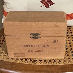 Vintage Collector’s “Robert Fulton” Cedar Wooden Cigar Box